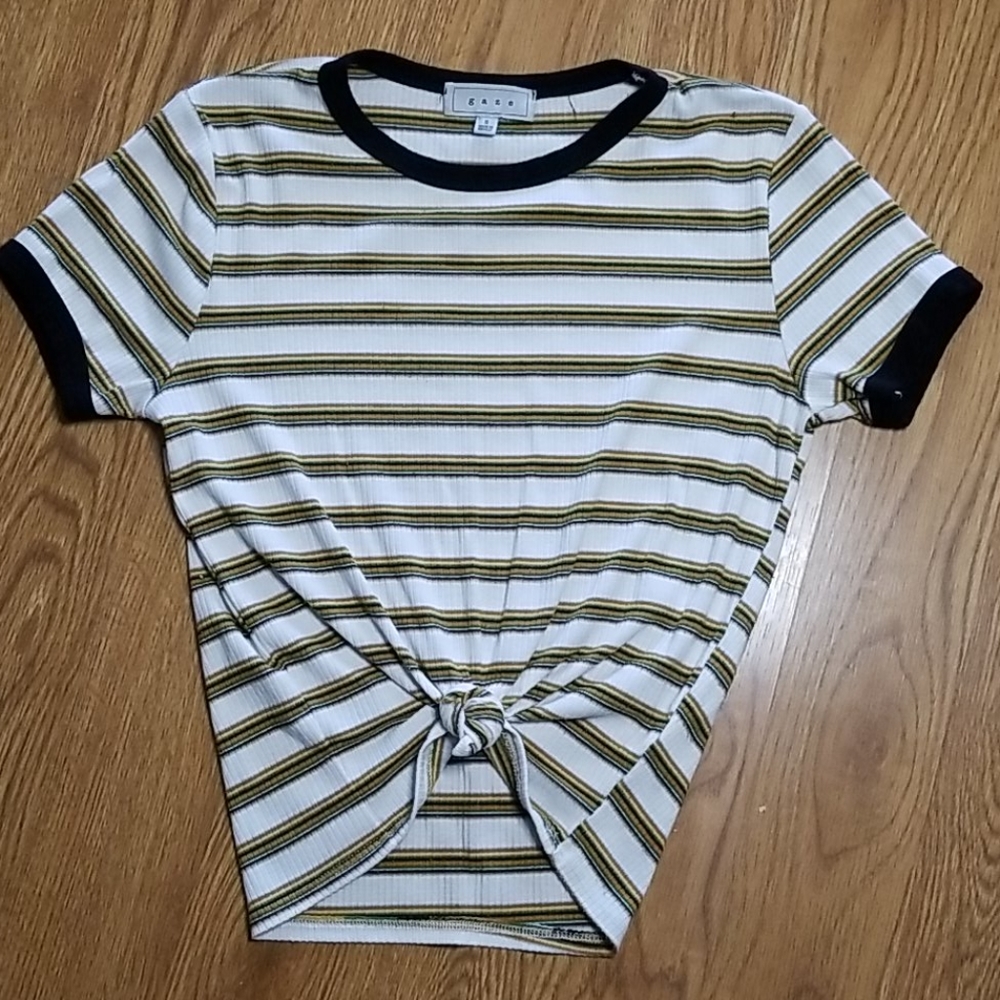 Gaze strip knot top